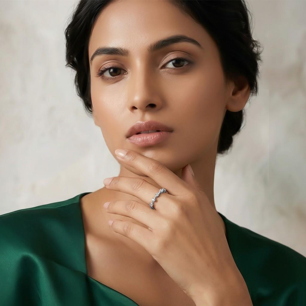 Delicate Round Band Ring