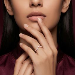 Graceful Curve Band Ring