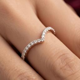 Graceful Curve Band Ring
