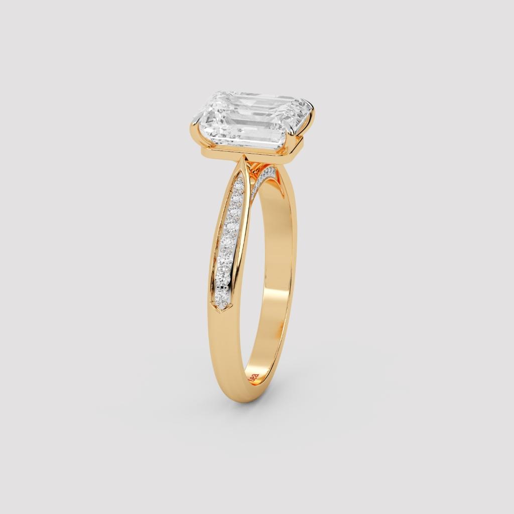 Emerald Majesty Ring
