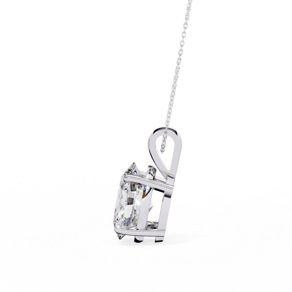 Majestique Oval Pendant