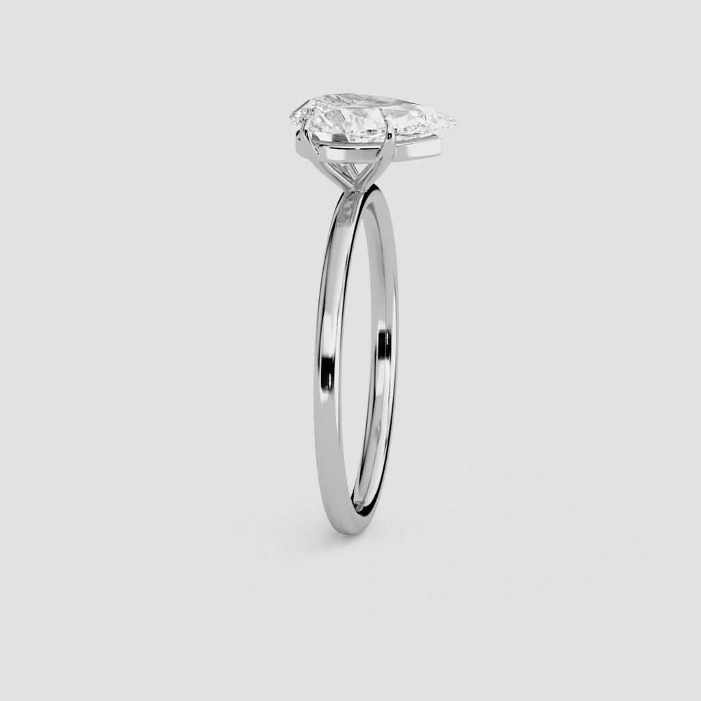 Solitaire Pear Romance